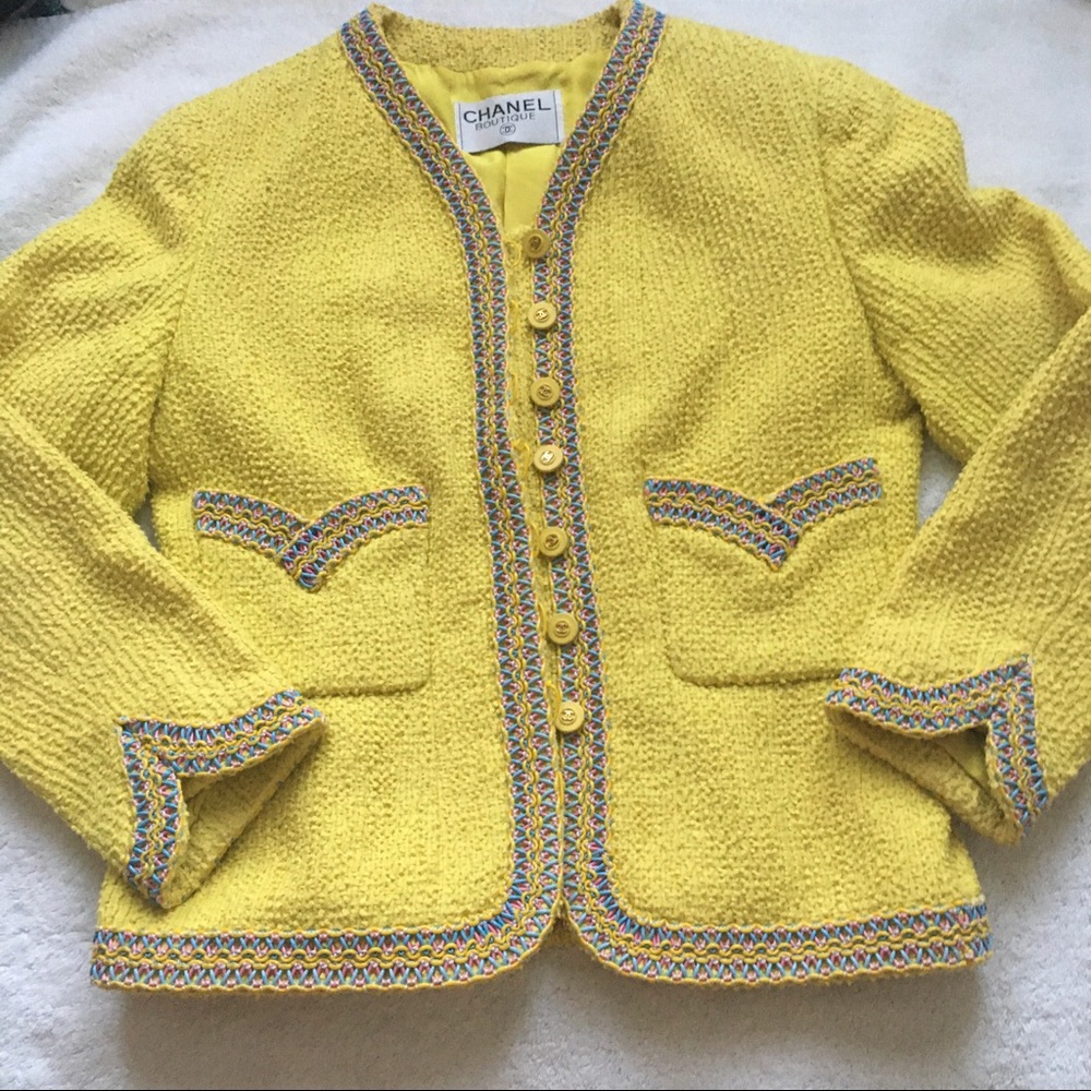 Sold! Vintage Chanel 1994 yellow scoubidou trim jacket and skirt suit - Picture 5 of 17